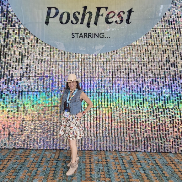 Outfits PoshFest 2024 My Outfits - Picture 1 of 12